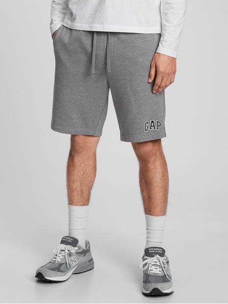 9&#34; Gap Logo Shorts in Fleece